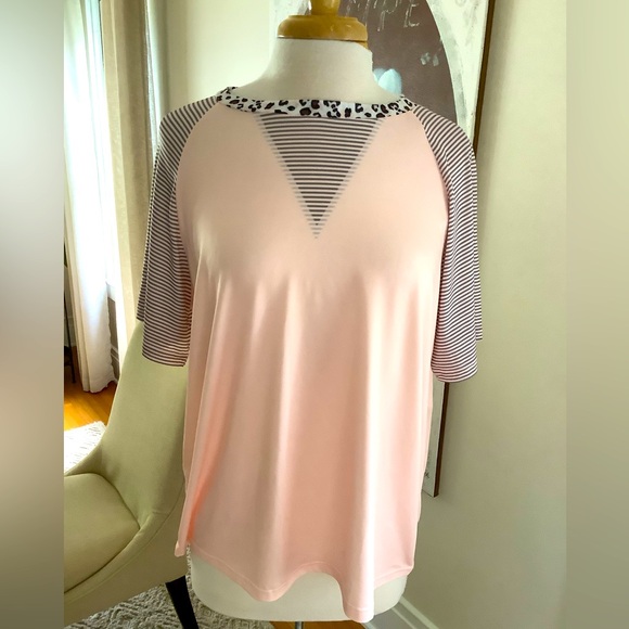 BNWT Peach top with striped and leopard accents - Picture 1 of 7